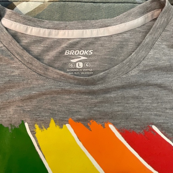 Brooks Pride Running Shirt - Picture 4 of 4